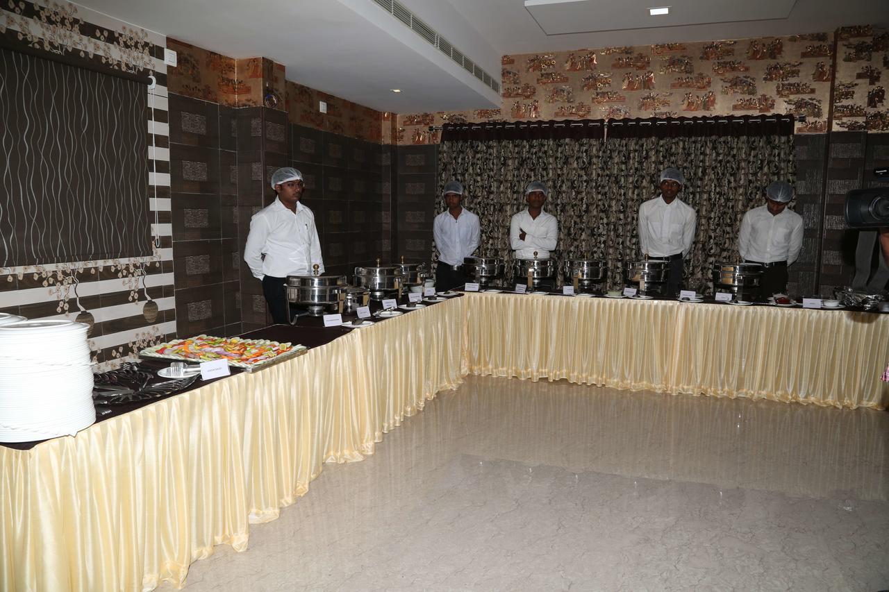 Venky'S Delight Hotell Rājahmundry Eksteriør bilde